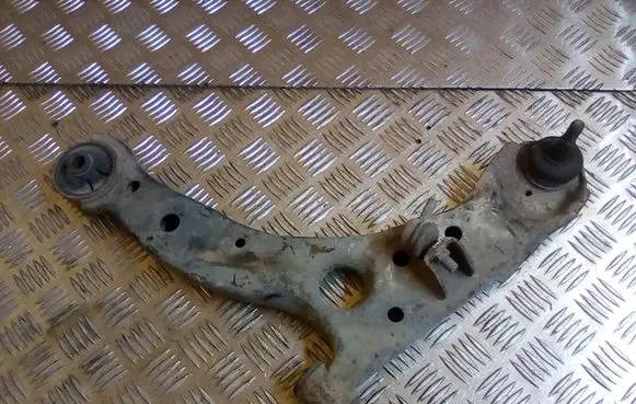 Hyundai Matrix Front lower control arm/wishbone