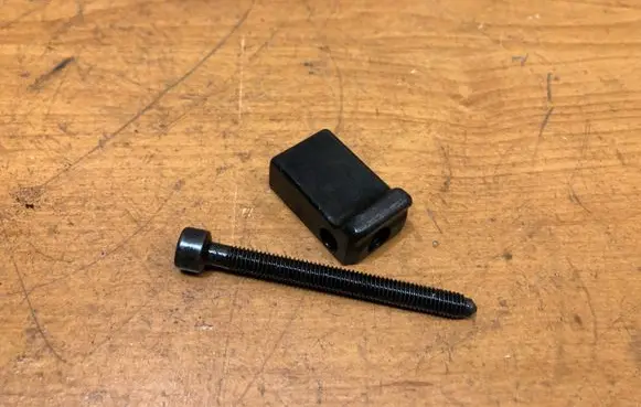 Audi A3 S3 8L Fuel Injector clamp holder