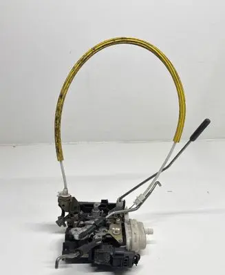 Audi A3 S3 8L Front door lock 8L0173B