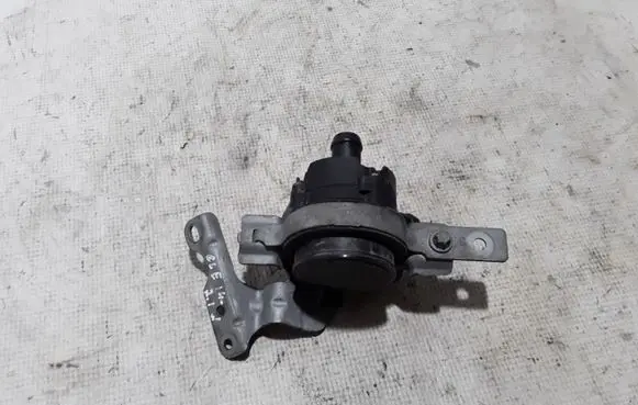Mercedes-Benz CLA C117 X117 W117 Electric auxiliary coolant/water pump A0005000686