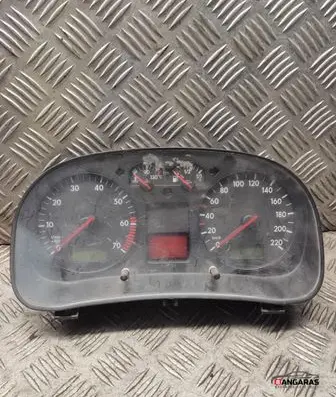 Volkswagen PASSAT B5 Speedometer (instrument cluster) 1j0920825