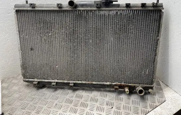 Toyota Avensis T220 Coolant radiator