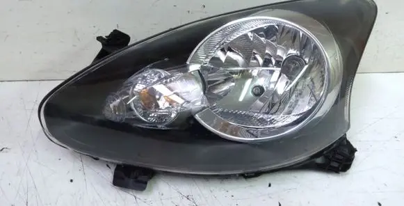 Toyota Aygo AB10 Headlight/headlamp 811700H011