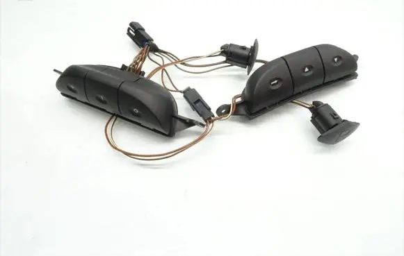 Steering wheel buttons/switches