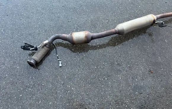 Toyota RAV 4 (XA50) Muffler/silencer 