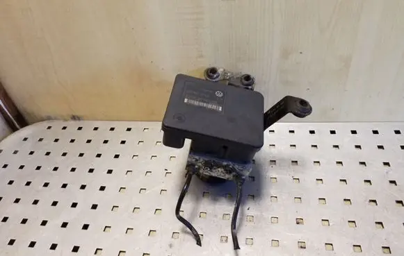 Skoda Octavia Mk1 (1U) ABS Pump 1C0907379K 10096003163 1J0614417D