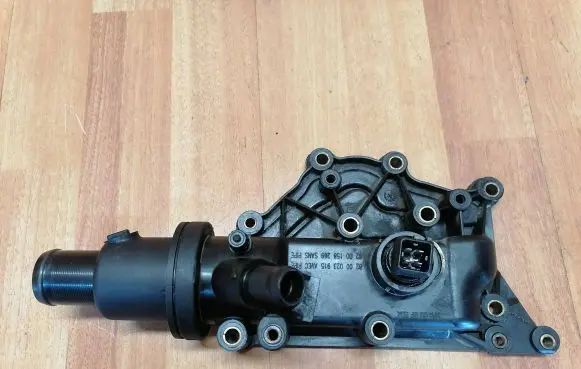 Thermostat/thermostat housing