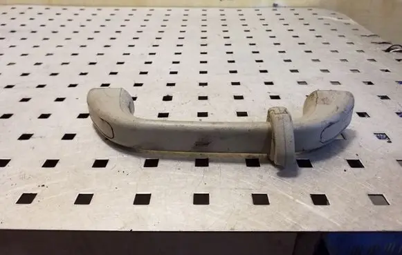 Opel Frontera B Rear interior roof grab handle