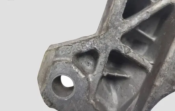 Citroen C5 Engine mount bracket 326B96