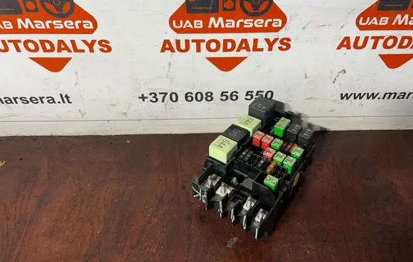 Volkswagen Jetta VI Fuse module 5C0937819K