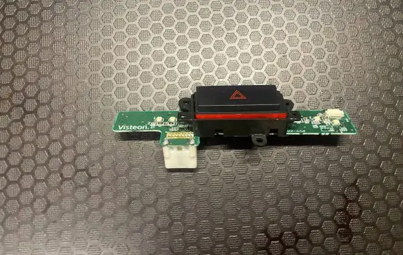 Peugeot 4007 Hazard light switch