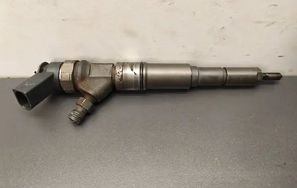 BMW 3 E90 E91 Fuel injector 0445110216 7793836