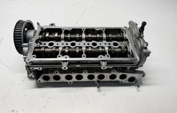 Hyundai Tucson TL Engine head
