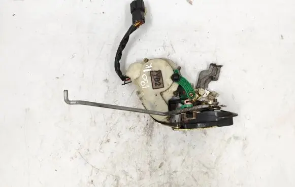KIA Sorento Front door lock 041215