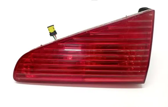 Peugeot 607 Rear/tail lights 2543