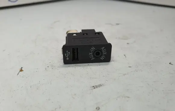 USB socket connector