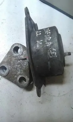 Opel Zafira B Engine mount bracket 13159997