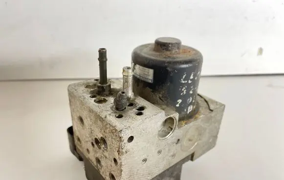 Lexus IS 200-300 ABS Pump 4454053010