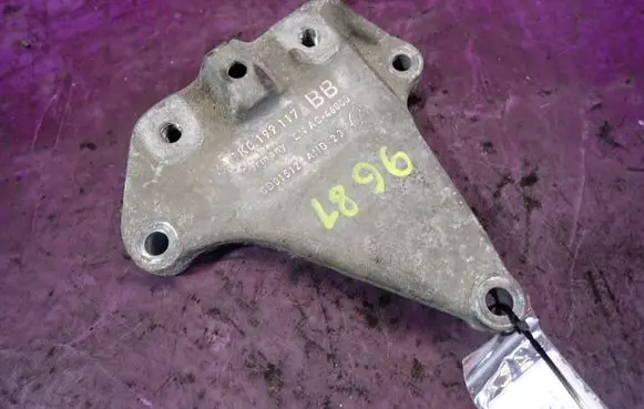 Skoda Octavia Mk2 (1Z) Gearbox mounting bracket 