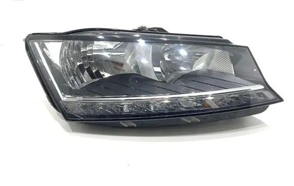 Skoda Fabia Mk3 (NJ) Headlight/headlamp 6V1941016D