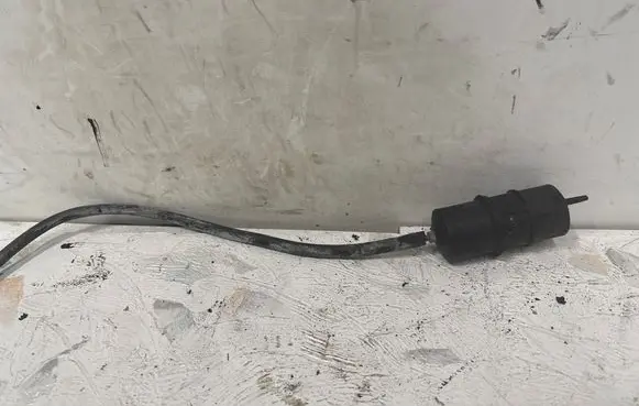 BMW 5 E39 Vacuum air tank 1312762