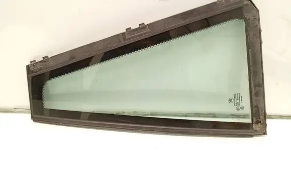 BMW 3 E46 Rear vent window glass 43R001025