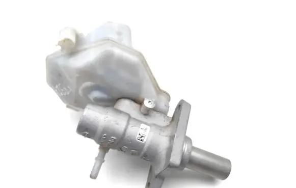 Master brake cylinder