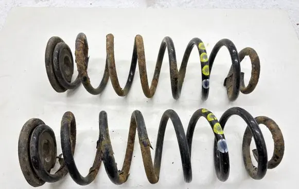 Volkswagen Jetta V Rear coil spring