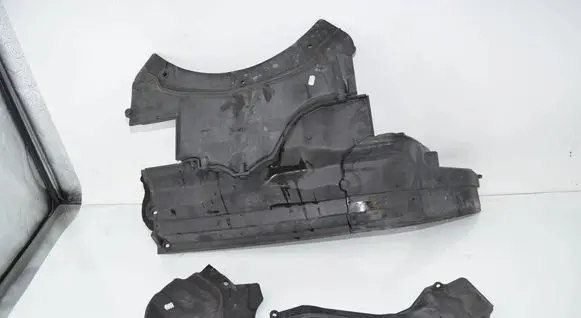 BMW 5 GT F07 Heat shield in engine bay 7188421 7188420 7149460