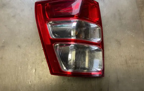 Suzuki Grand Vitara II Rear/tail lights 22059079 A045053