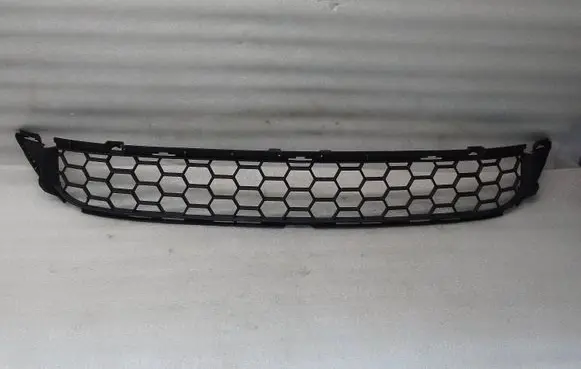 Volvo V60 Front bumper lower grill 31383148 S3DHA