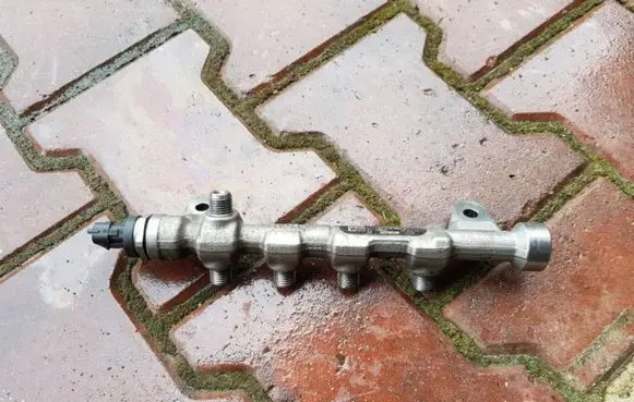 Opel Insignia A Fuel main line pipe 55576177