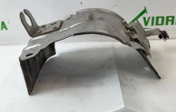 Exhaust heat shield