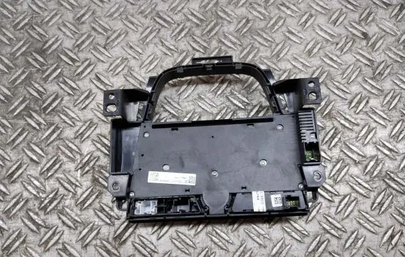 Head unit multimedia control