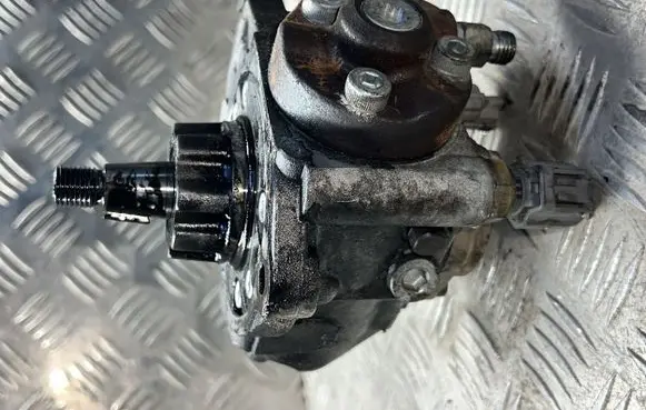 Subaru Forester SH Fuel injection high pressure pump