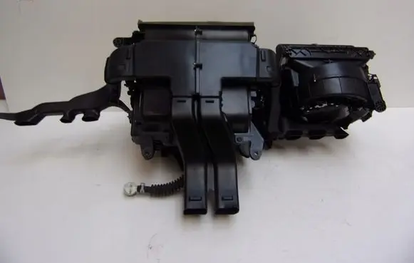 Chrysler Pacifica Interior heater climate box assembly 68216209AJ