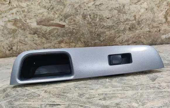 Nissan Tiida C11 Front door interior handle trim 80960EL11A