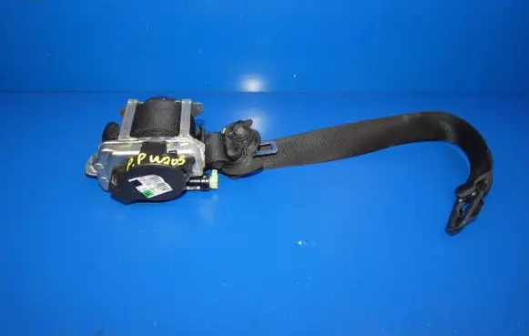 Mercedes-Benz C W205 Front seatbelt 0589P10021 622765800 95R0000