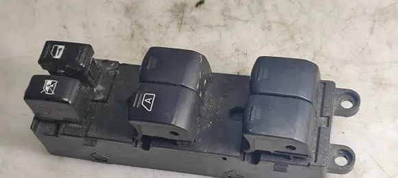 Subaru Forester SH Electric window control switch 157447