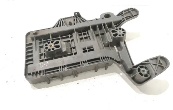 Volkswagen PASSAT B6 Battery tray 1K0915333C