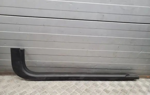 Chevrolet Camaro Front sill trim cover 84339479