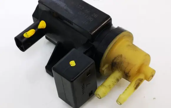 Mercedes-Benz B W245 Vacuum valve A0061536628 07T190 70078202