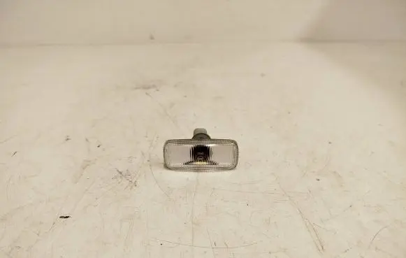 Dodge Caliber Front fender indicator light
