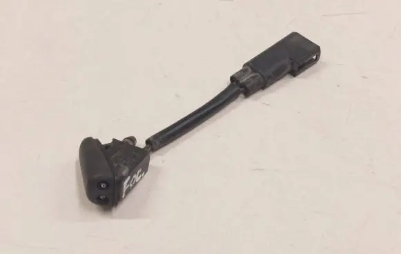 Ford Focus Windshield washer spray nozzle 4M5117666