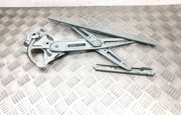 Toyota Avensis T270 Front door manual window regulator 