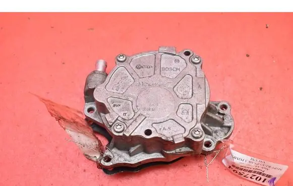 Audi A4 S4 B8 8K Vacuum pump 03L145100