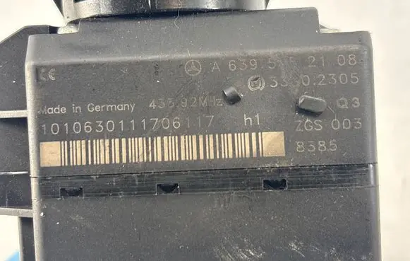 Mercedes-Benz Vito Viano W639 Ignition lock 33002305 A6395152108 1010630111706117