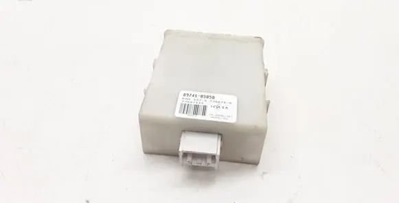 Toyota Avensis T250 Door control unit/module 8974105050 73667112 736671A