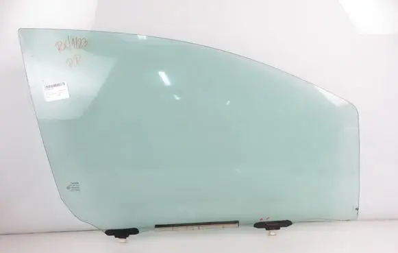 Toyota Yaris Front door window glass four-door 