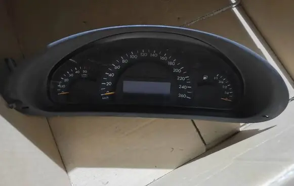 Mercedes-Benz C W203 Speedometer (instrument cluster) 87001411